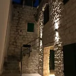 דירה Luxury Petra In 400 Year Old Stone House ספליט