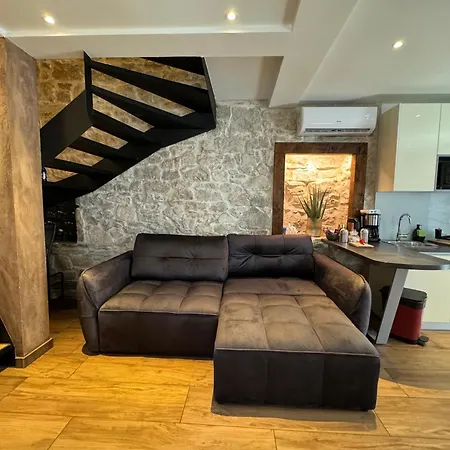 Luxury Petra In 400 Year Old Stone House 4+2 Appartement