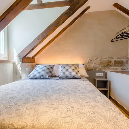 Luxury Petra In 400 Year Old Stone House 4+2