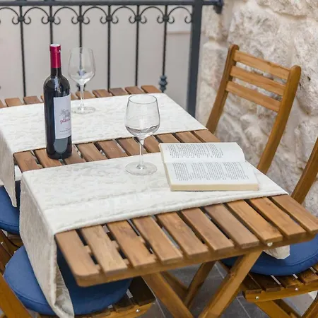 Luxury Petra In 400 Year Old Stone House 4+2 Appartement *