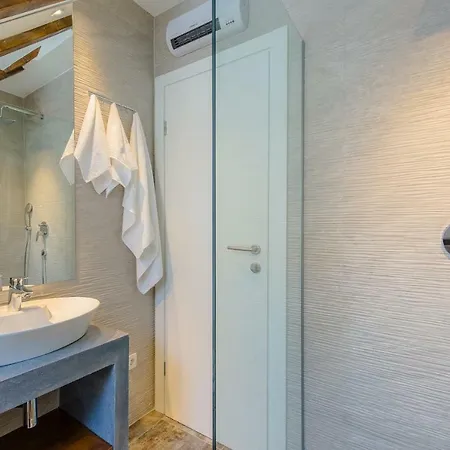 Luxury Petra In 400 Year Old Stone House 4+2