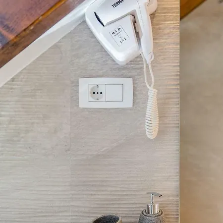 Luxury Petra In 400 Year Old Stone House 4+2