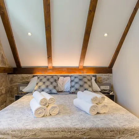 Luxury Petra In 400 Year Old Stone House 4+2 Apartmán Split